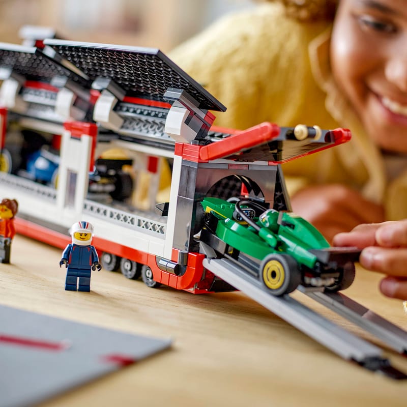 LEGO CITY FORMULA 1 CAMIÓN DE F1 CON COCHES DE F1 RB20 Y AMR24 - Imagen 4